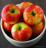Honeycrisp_Apples.jpg