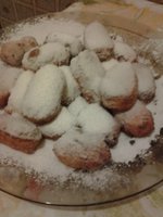 С сахарной пудрой...